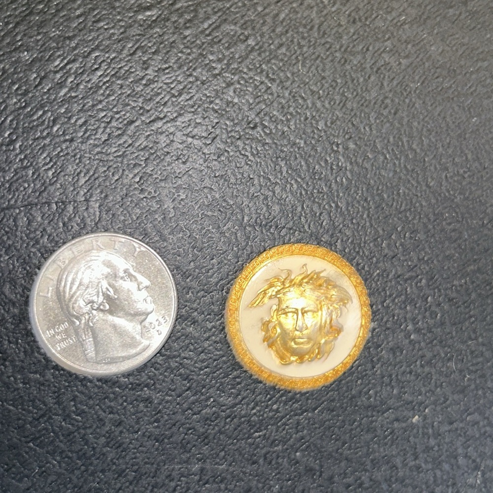 Medusa Button - image 3